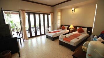 Free minibar items, desk, rollaway beds, free WiFi