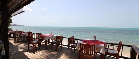 Breakfast, lunch, dinner served; beach views