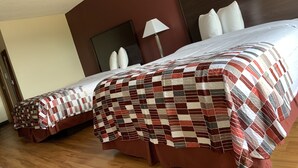 Desk, laptop workspace, blackout drapes, iron/ironing board (on request) - Red Roof Inn Atlanta - Six Flags (Atlanta)