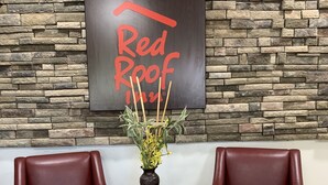 Lobby sitting area - Red Roof Inn Atlanta - Six Flags (Atlanta)
