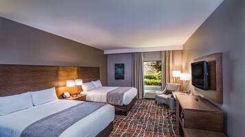 Desk, laptop workspace, iron/ironing board, free WiFi