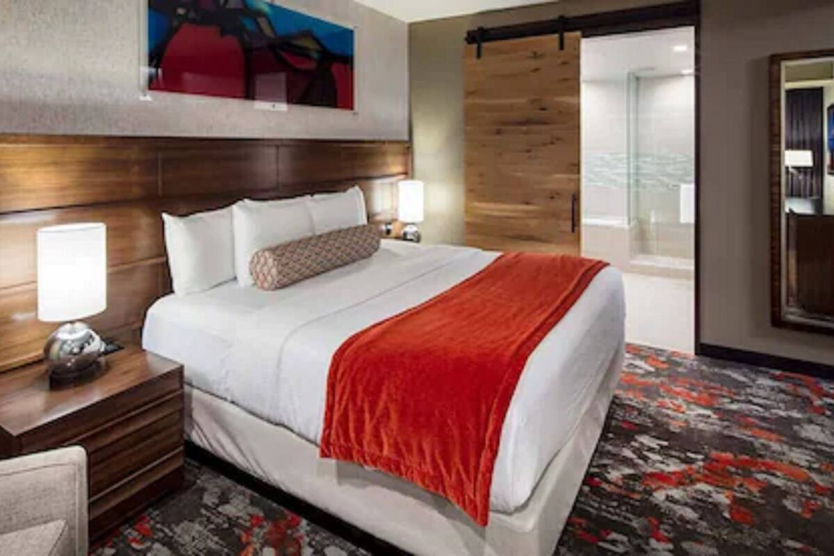 premium single room | desk, laptop workspace, iron/ironing board, free wifi