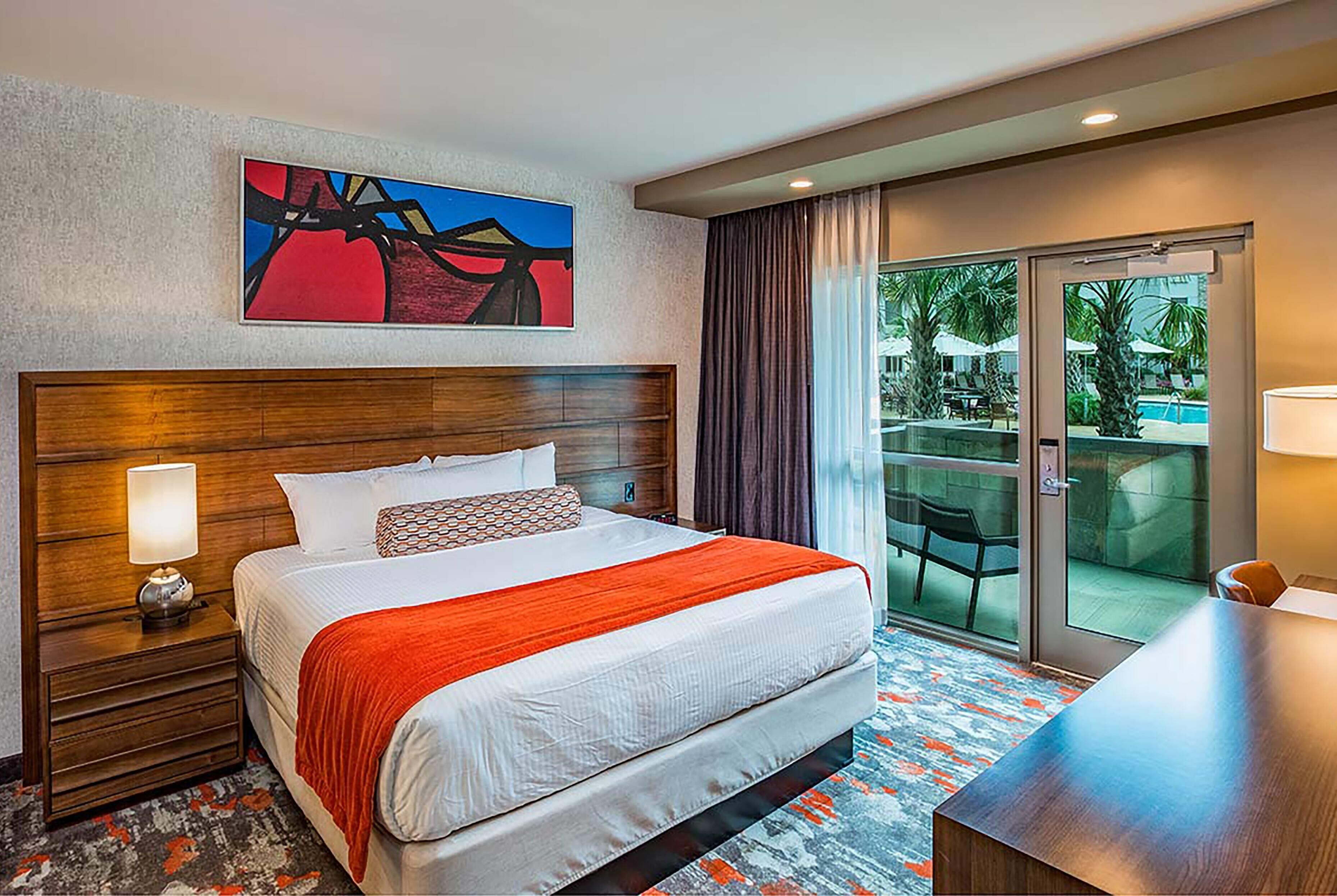 スイート キングベッド 1 台 禁煙 (Miko) | デスク、ノートパソコン用作業スペース、アイロン / アイロン台、WiFi (無料)