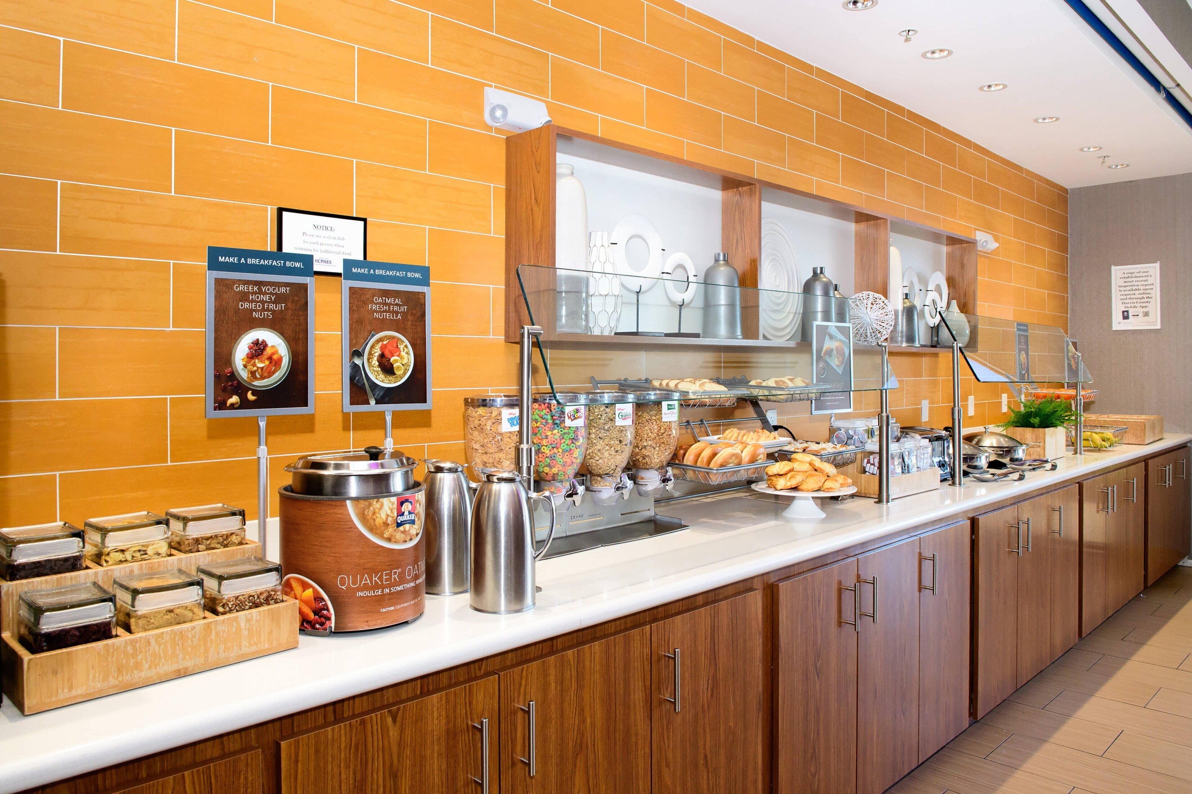 free daily continental breakfast