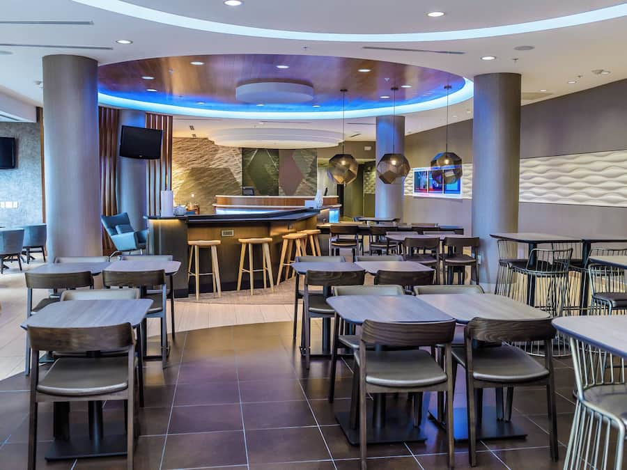 Desayuno continental gratuito y diario