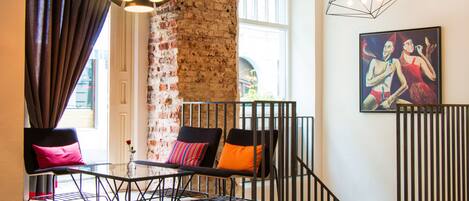 Breakfast, lunch, dinner served; local and international cuisine