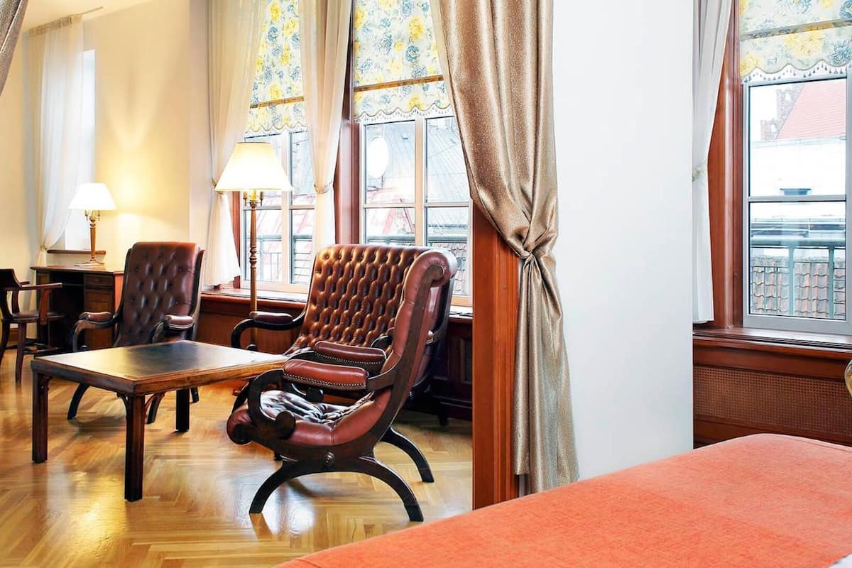 1 bedroom, premium bedding, minibar, in-room safe