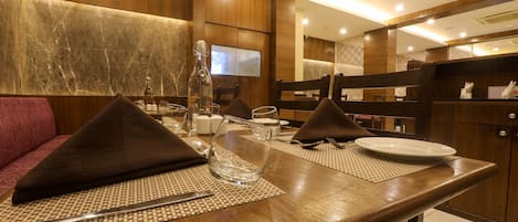 2 restaurants, breakfast served, Indian cuisine