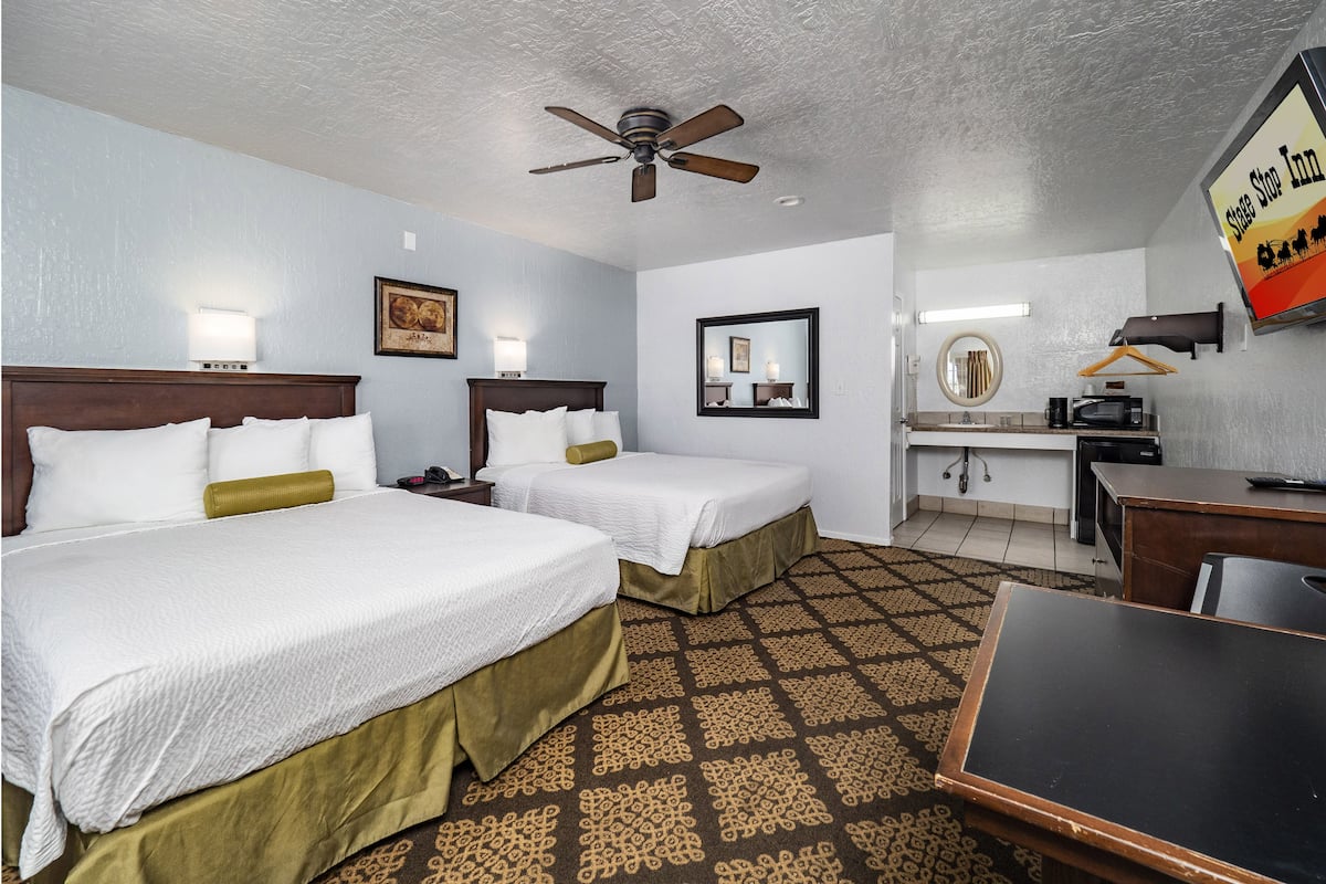 Deluxe room with two queen bed | 1 bedroom, premium bedding, desk, laptop workspace