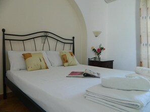 Iron/ironing board, free WiFi