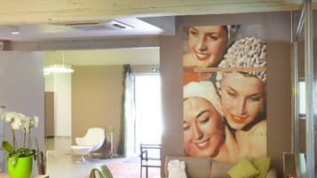 Een sauna, een bubbelbad, een stoombad