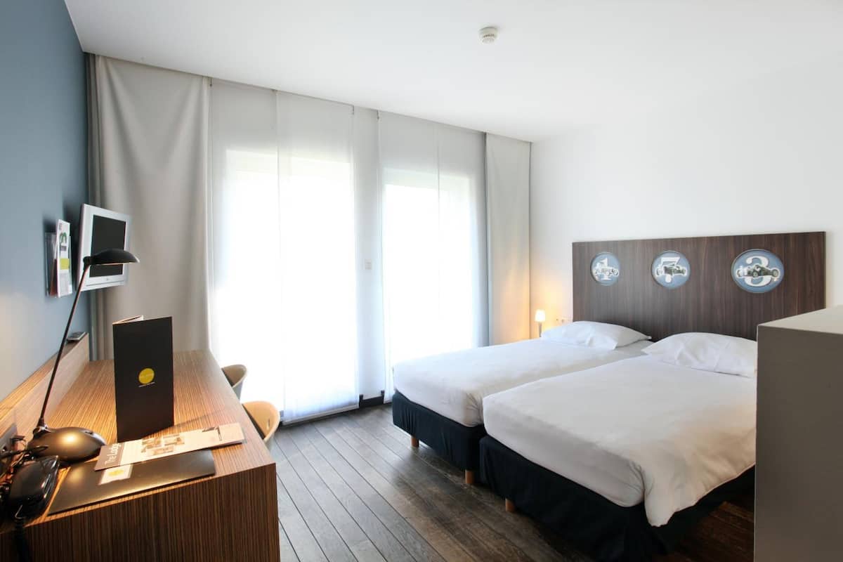 Individuelt design, skrivebord, ekstra senge (tillægsgebyr)