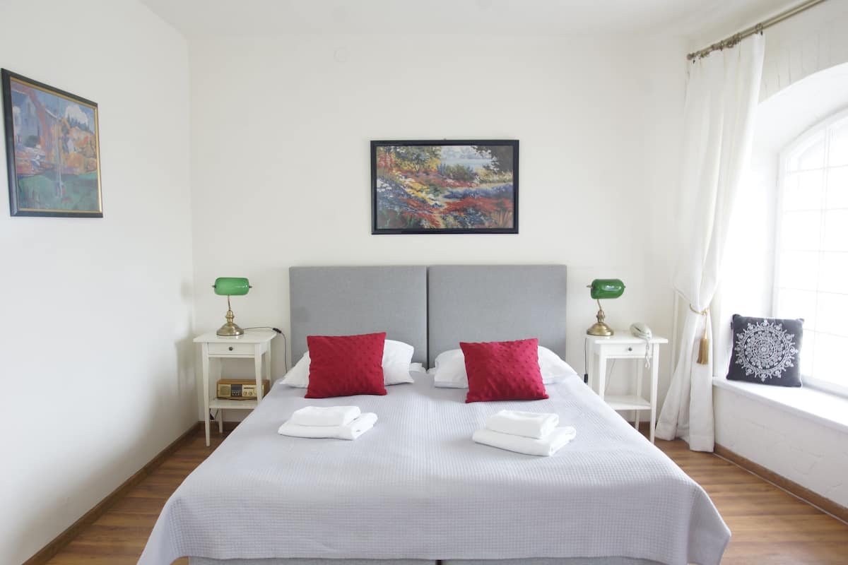 Standard Double or Twin Room, City View | Desk, iron/ironing board, rollaway beds, free WiFi