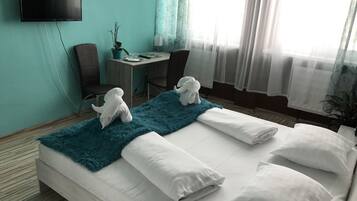 Chambre Double Deluxe, 1 chambre, salle de bains privée | Coffres-forts dans les chambres, bureau, Wi-Fi gratuit, draps fournis