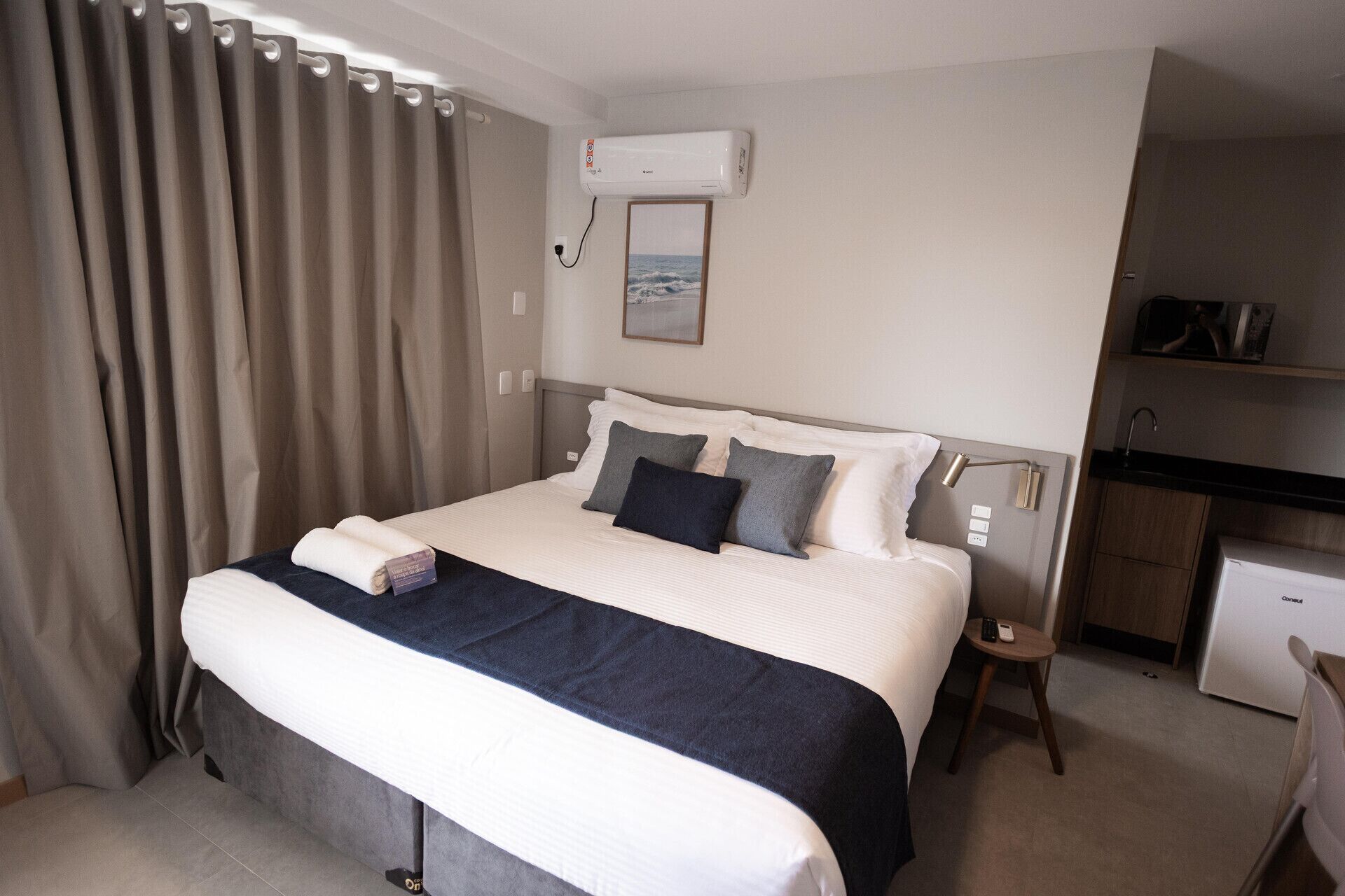 迷你吧、客房內保險箱、免費無線上網、床單