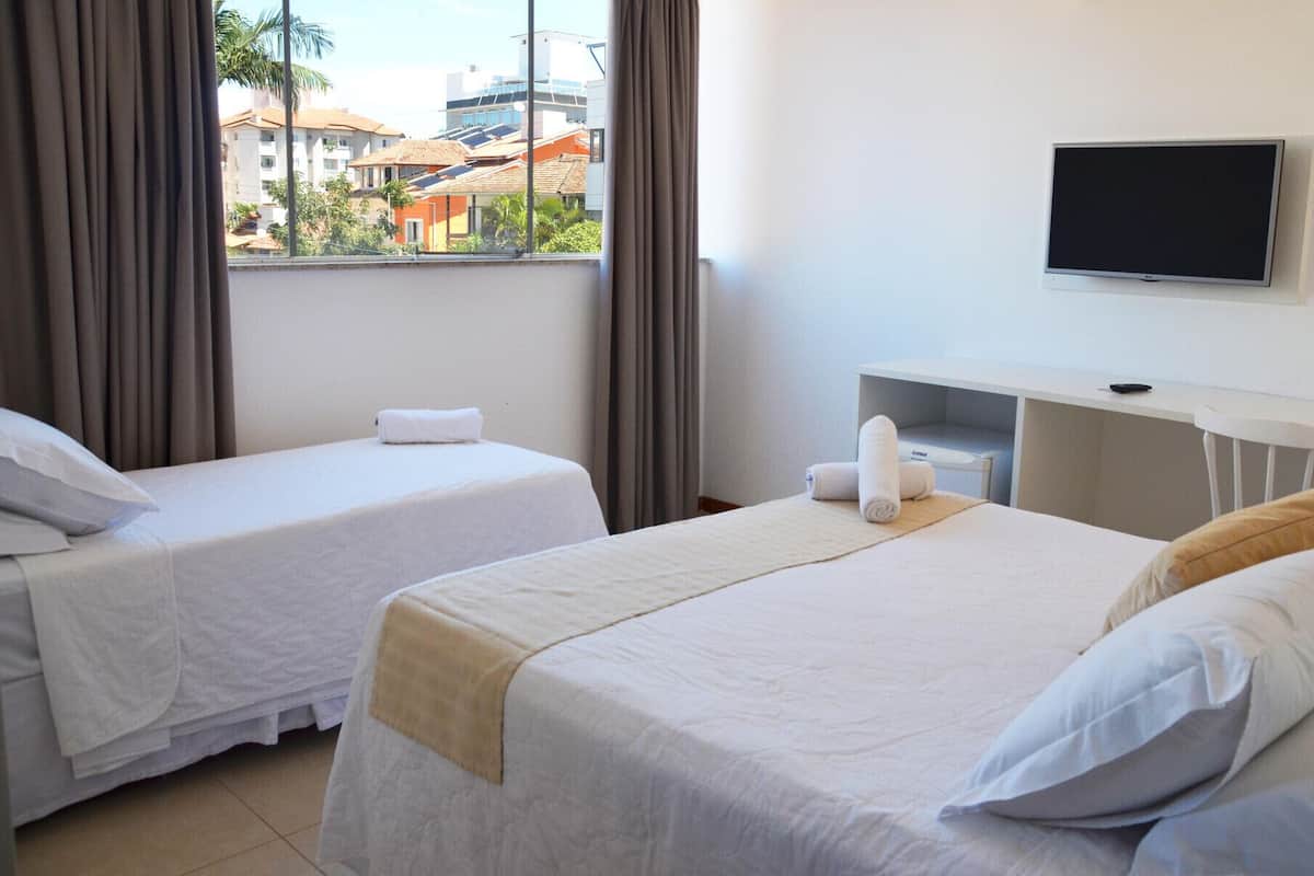 Frigobar, cofres nos quartos, Wi-Fi de cortesia, roupa de cama