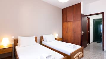 Studio, Sea View (twin) | Iron/ironing board, rollaway beds, free WiFi, bed sheets