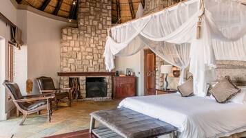 Hochwertige Bettwaren, Daunenbettdecken, Minibar, Zimmersafe