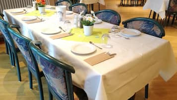 Daily buffet breakfast (EUR 10.90 per person)