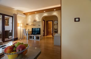 Deluxe Apartment | Living room