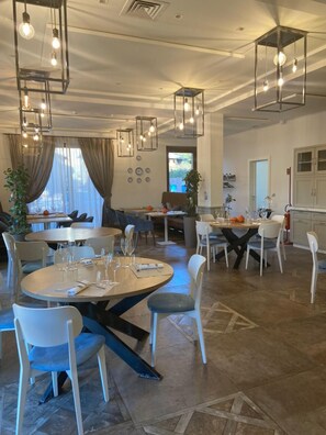 Café da manhã grátis