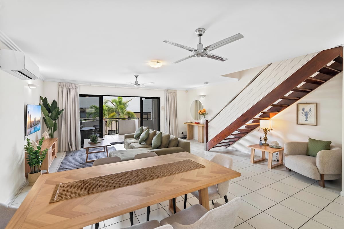 Apartment, 2 Schlafzimmer | Wohnbereich | Flachbildfernseher