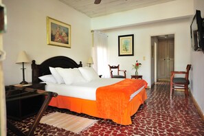 Premium bedding, Tempur-Pedic beds, soundproofing, free WiFi