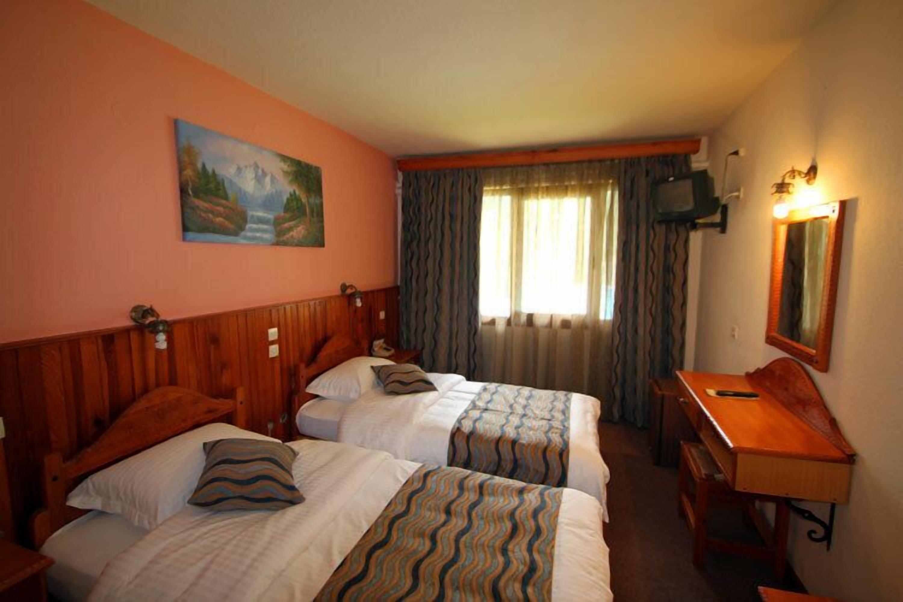 in-room safe, rollaway beds, free wifi