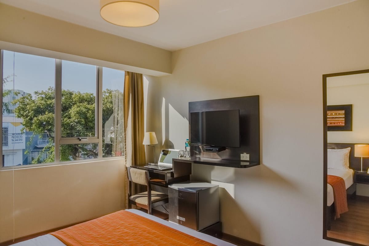 Premium bedding, minibar, in-room safe, desk