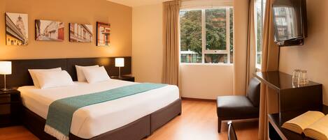 Camera doppia | Biancheria da letto di alta qualità, minibar, una cassaforte in camera