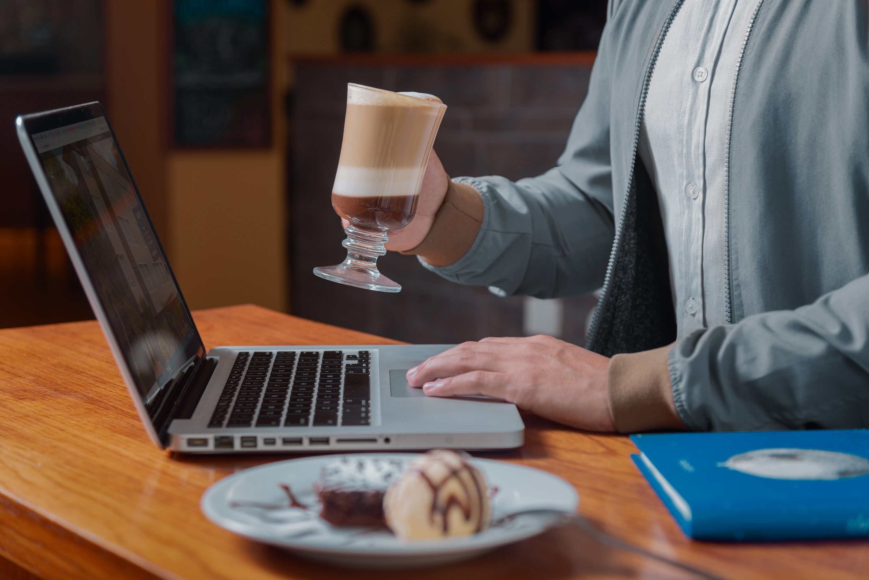 breakfast and lunch served, peruvian cuisine