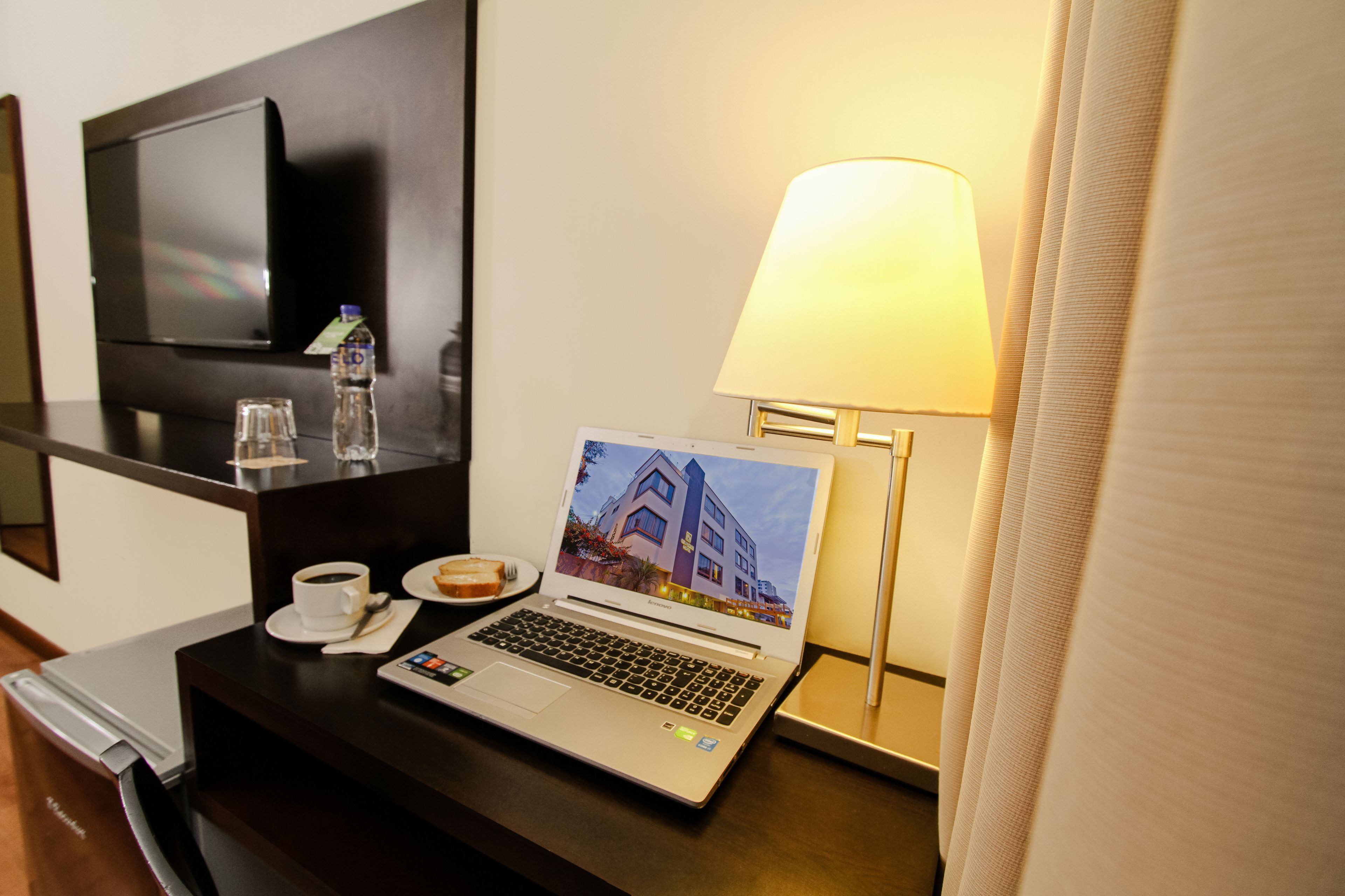 in-room business centre