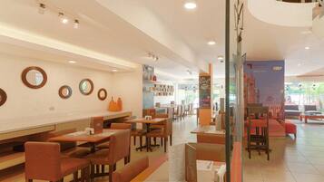 Desayuno buffet incluido todos los días