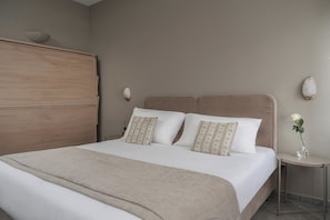 Quadruple Room, Mountain View | Minibar, desk, cribs/infant beds, free WiFi