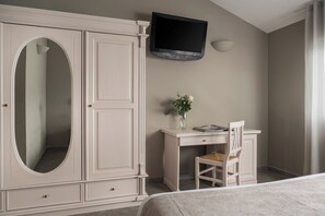 Couette en duvet d'oie, minibar, bureau, lits bébé (en supplément)