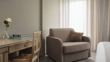 Family Room, Mountain View | Minibar, desk, cots/infant beds, free WiFi