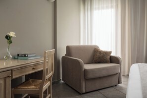 Family Room, Mountain View | Minibar, desk, cribs/infant beds, free WiFi