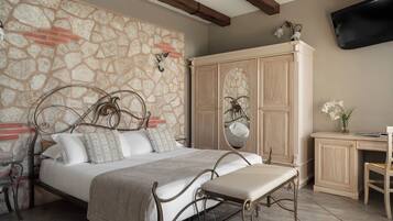 Vierbettzimmer, Seeblick | Daunenbettdecken, Minibar, Schreibtisch, Babybetten