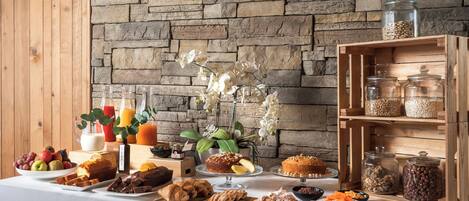 Free daily buffet breakfast