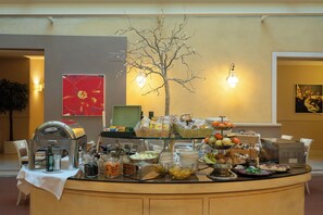 Petit déjeuner buffet compris tous les jours