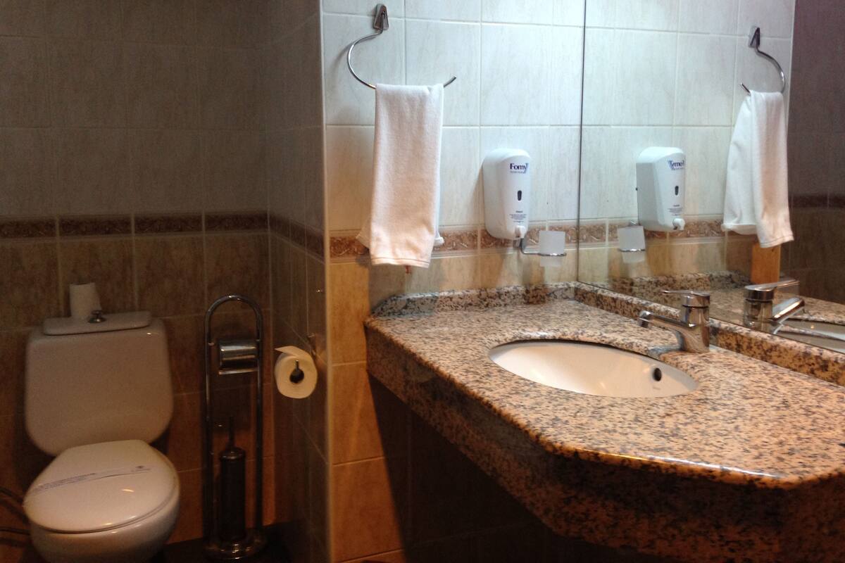 أسرّة تيمبور بديك وميني بار وأسرّة أطفال/رضّع (مجانًا) وأسرّة قابلة للطي