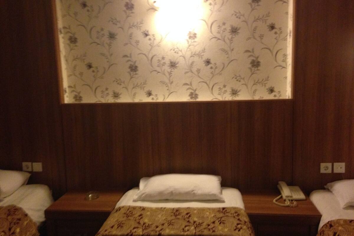 أسرّة تيمبور بديك وميني بار وأسرّة أطفال/رضّع (مجانًا) وأسرّة قابلة للطي