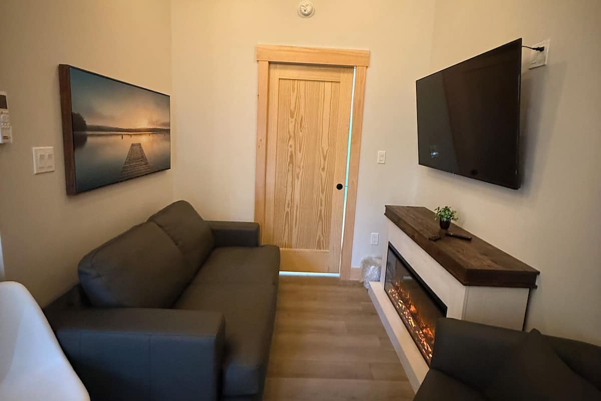 Standard Cottage, 1 Bedroom | Living area | LED TV