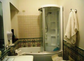 Junior Suite | Bathroom