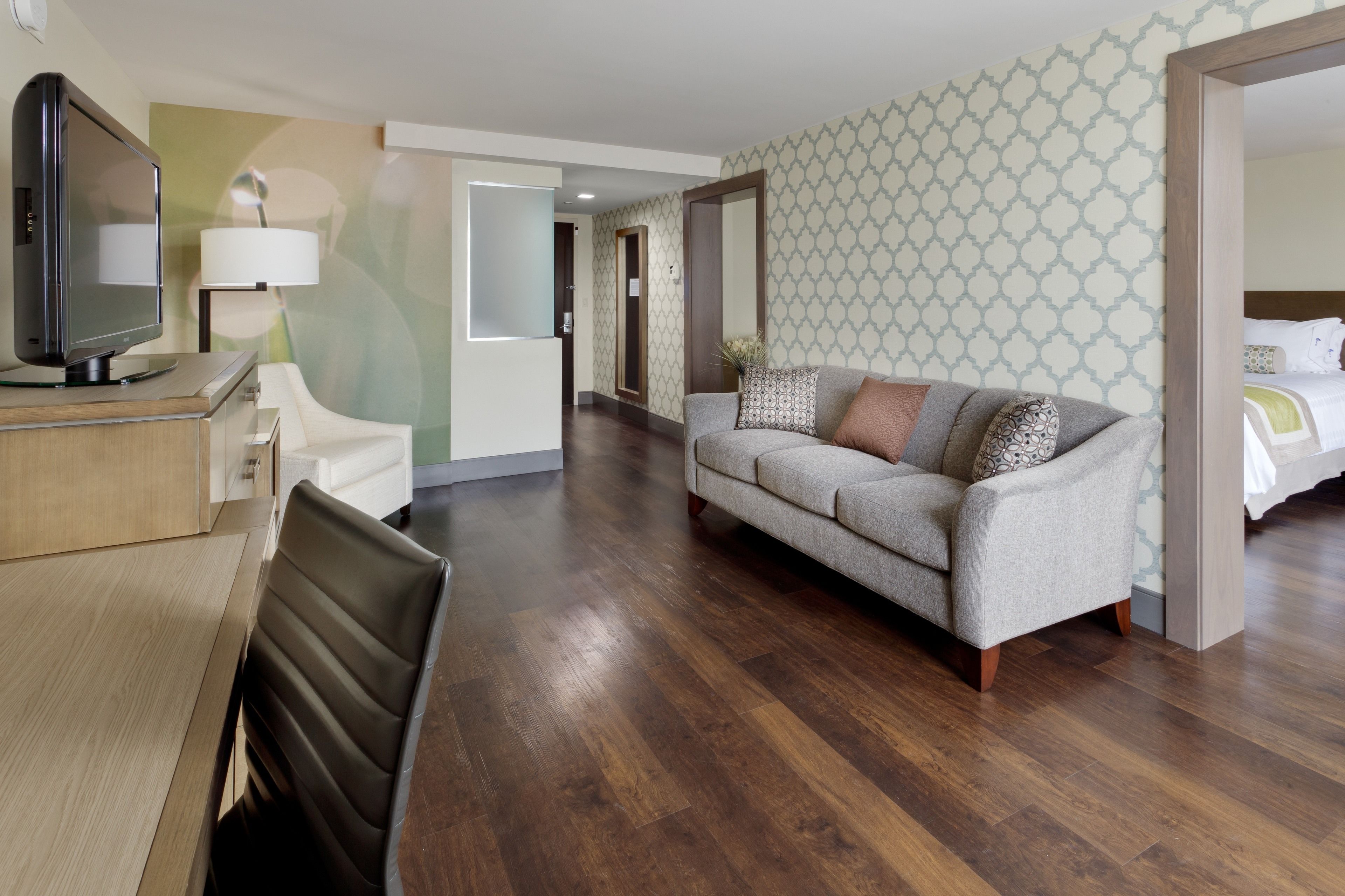 egyptian cotton sheets, premium bedding, down duvets, in-room safe