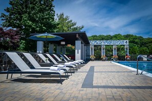 Pool - Hotel Indigo East End by IHG (Riverhead)