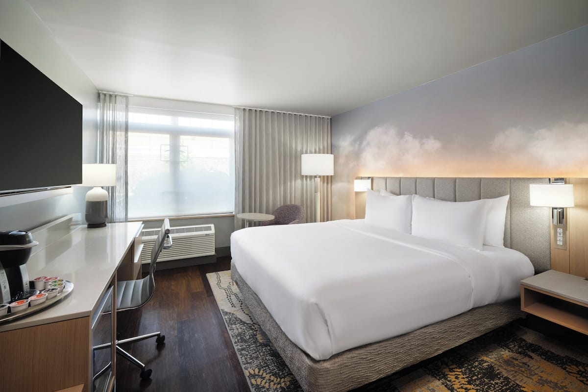 Standard Room, 1 King Bed | Egyptian cotton sheets, premium bedding, down comforters, in-room safe