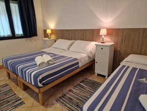 Standard Triple Room | Desk, laptop workspace, free WiFi, bed sheets - Miramare Residence (Favignana)