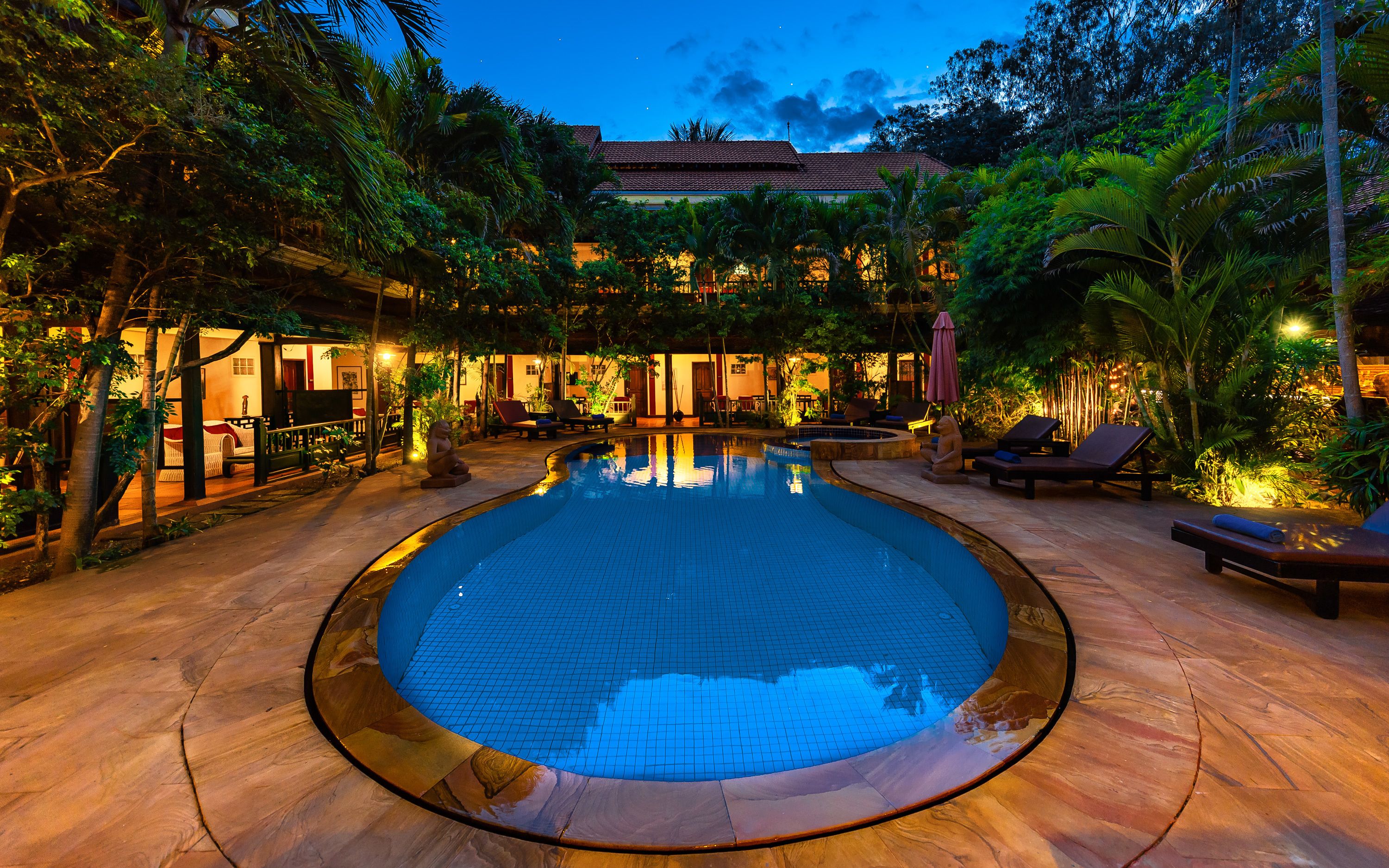 deluxe double or twin room, pool view | outdoor pool | outdoor pool, open 7 am to 8 pm, pool umbrellas, pool loungers