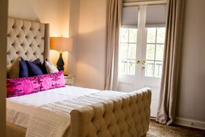 Departamento estándar, 1 cama Queen size, para no fumadores | Caja de seguridad en la habitación y decoración personalizada